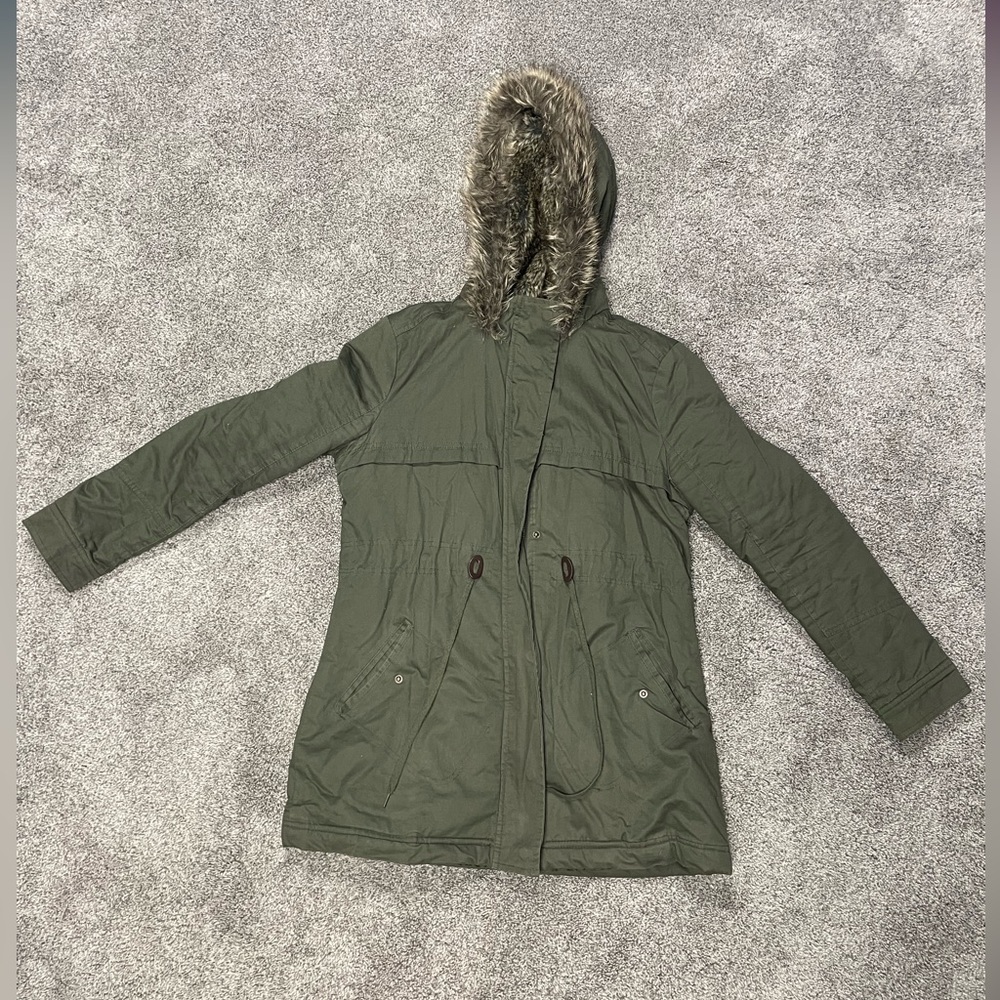 Charlotte Russe women’s olive faux fur lined hood jacket